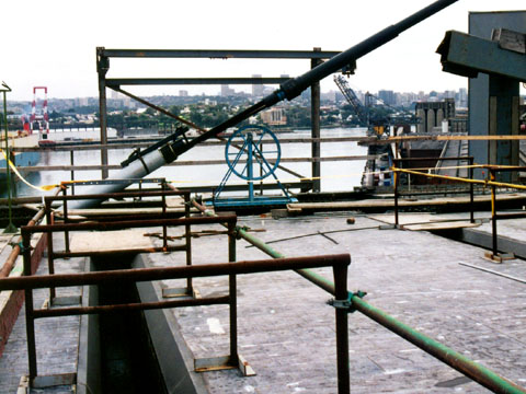 The cable drawing wheel
