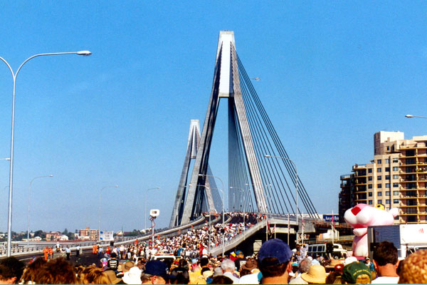 crowds waiting for the start